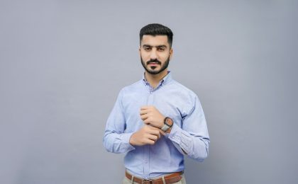 Gömlek Kolu Kıvırma Rehberi: 4 Temiz ve Pratik Yöntem