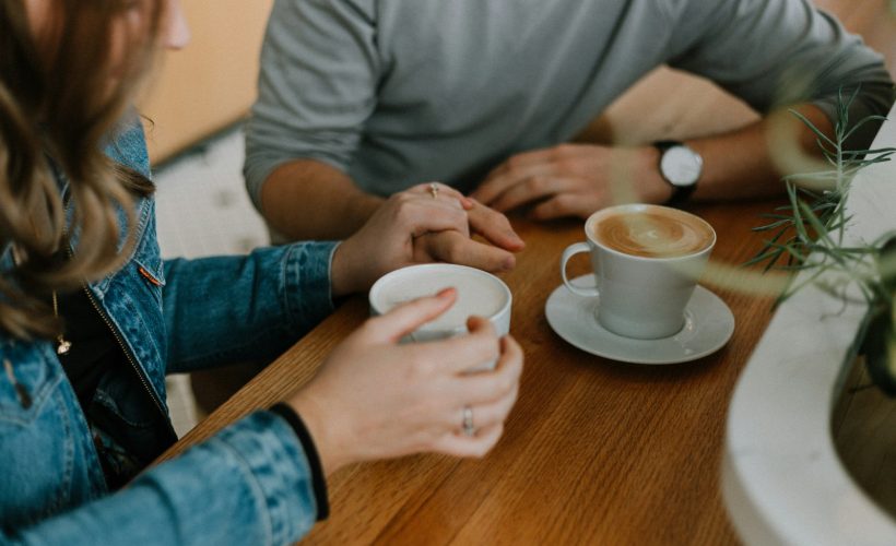 İlk Buluşmada Ne Konuşulur? Sessizliği Bozan 7 Taktik