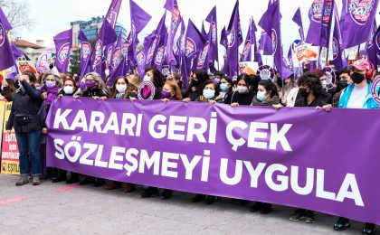 Sohbeti Kibarca Bitirme Sanatı: Karizmatik Çıkış Yolları